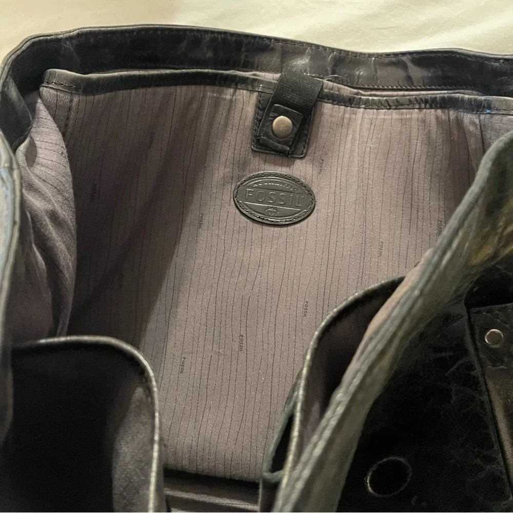 Vintage Fossil Black Leather Messenger Bag Magnetic Flap Commuter